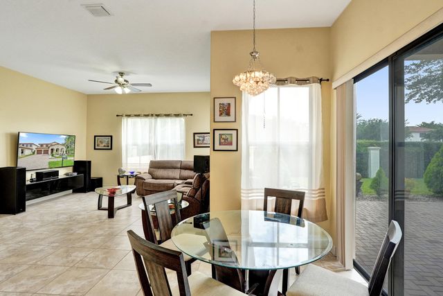 8541 NW 38th Street, Cooper City, FL 33024