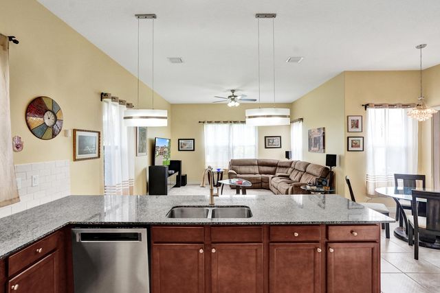 8541 NW 38th Street, Cooper City, FL 33024