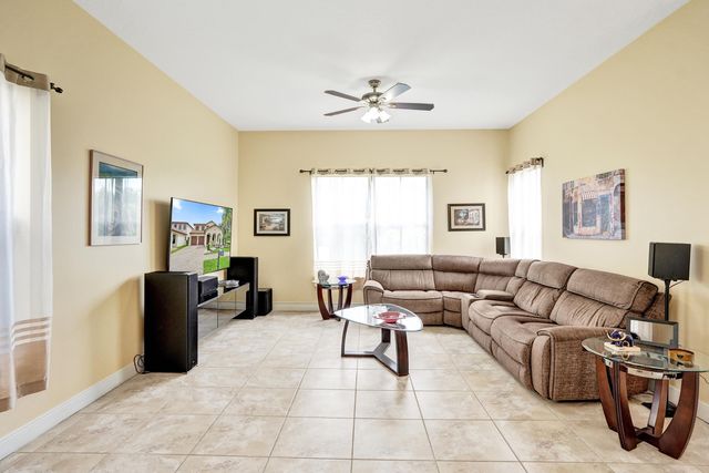8541 NW 38th Street, Cooper City, FL 33024