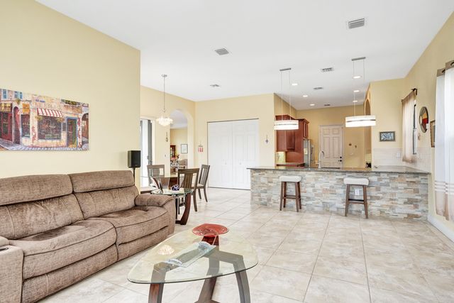 8541 NW 38th Street, Cooper City, FL 33024