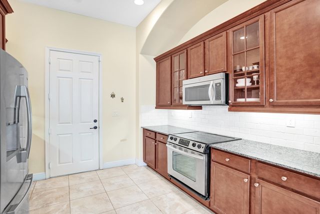 8541 NW 38th Street, Cooper City, FL 33024