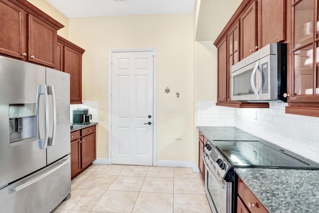 8541 NW 38th Street, Cooper City, FL 33024