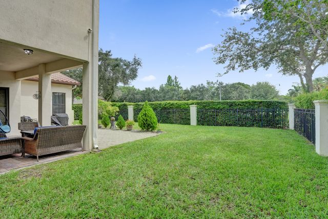 8541 NW 38th Street, Cooper City, FL 33024