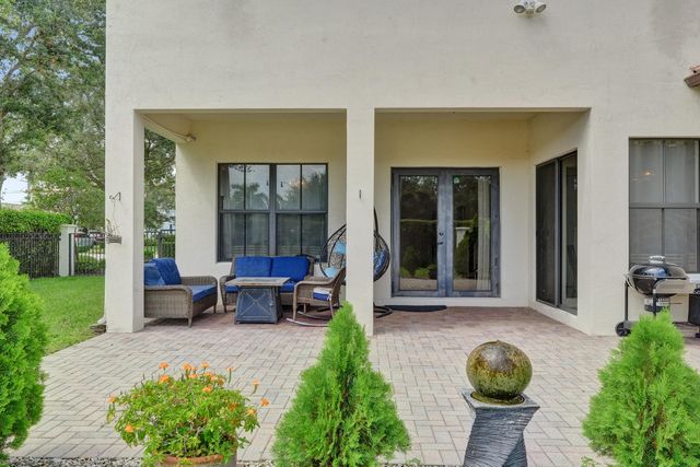 8541 NW 38th Street, Cooper City, FL 33024