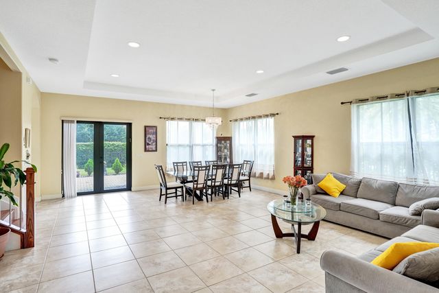 8541 NW 38th Street, Cooper City, FL 33024