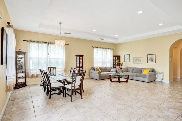 8541 NW 38th Street, Cooper City, FL 33024