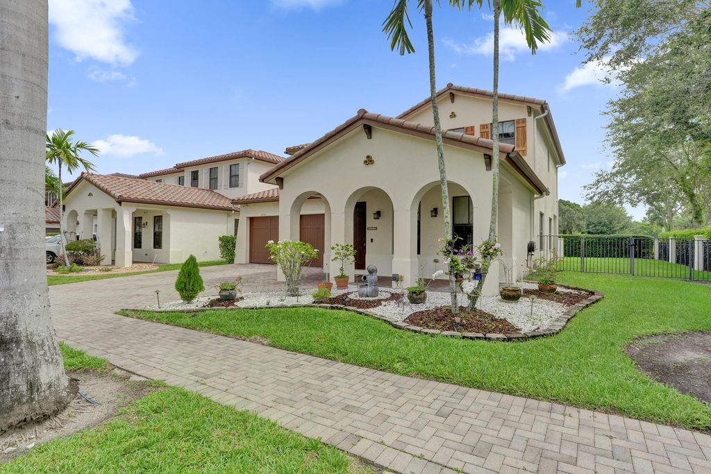 8541 NW 38th Street, Cooper City, FL 33024
