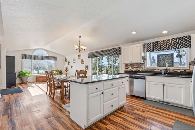 405 E D Street, Culver, OR 97734