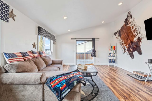 405 E D Street, Culver, OR 97734