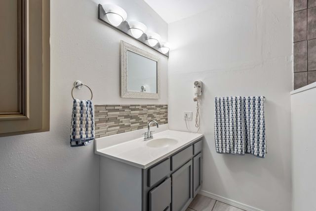 405 E D Street, Culver, OR 97734