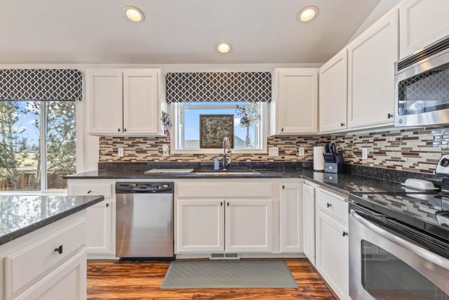 405 E D Street, Culver, OR 97734