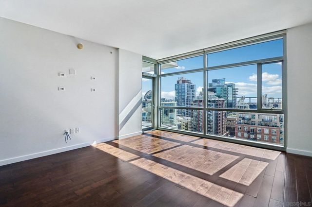 800 The Mark Ln 1606, San Diego, CA 92101