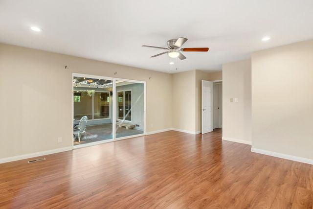 1540 Gregory Way, Carmichael, CA 95608