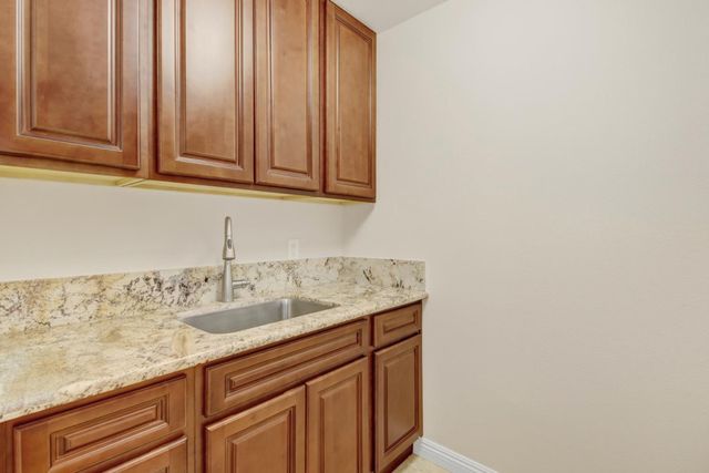 1540 Gregory Way, Carmichael, CA 95608