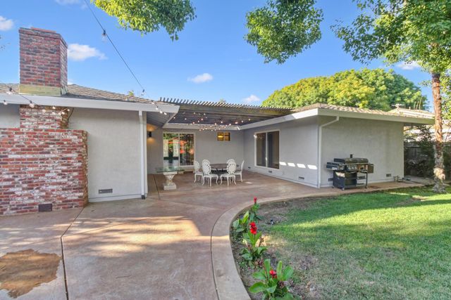1540 Gregory Way, Carmichael, CA 95608