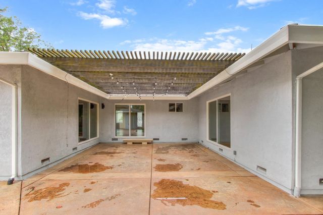 1540 Gregory Way, Carmichael, CA 95608