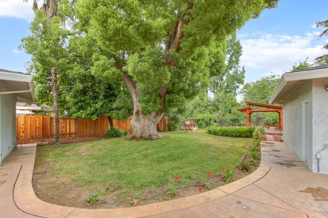 1540 Gregory Way, Carmichael, CA 95608
