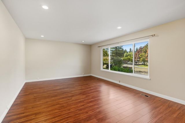 1540 Gregory Way, Carmichael, CA 95608