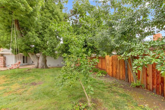 1540 Gregory Way, Carmichael, CA 95608