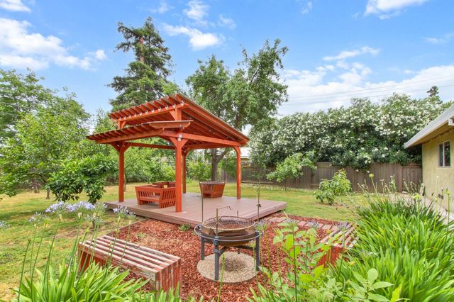 1540 Gregory Way, Carmichael, CA 95608