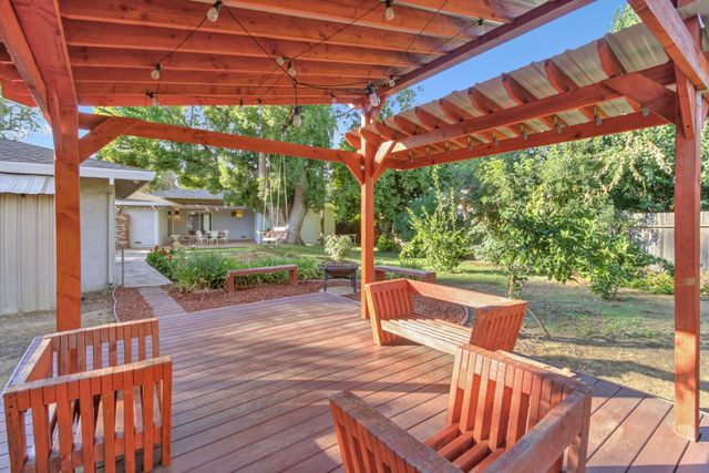 1540 Gregory Way, Carmichael, CA 95608