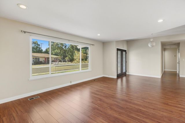 1540 Gregory Way, Carmichael, CA 95608