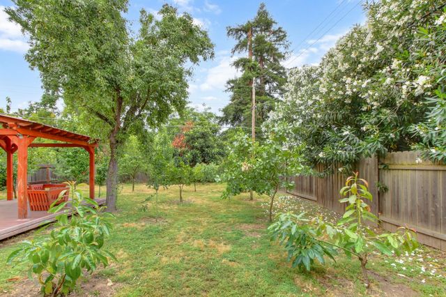 1540 Gregory Way, Carmichael, CA 95608