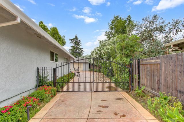 1540 Gregory Way, Carmichael, CA 95608
