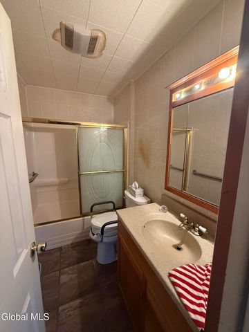 1 Van Dyke Road, Bethlehem, NY 12054