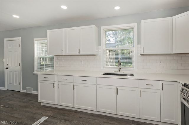 1259 Hereford Road, Cleveland Heights, OH 44118