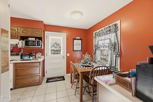 400 Eagle Bend Lane, Clinton, TN 37716