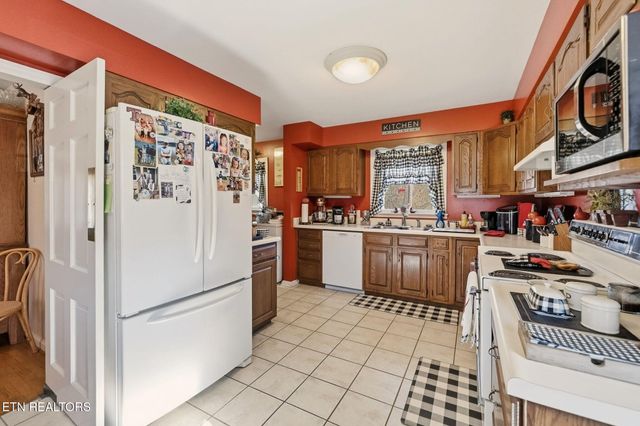 400 Eagle Bend Lane, Clinton, TN 37716