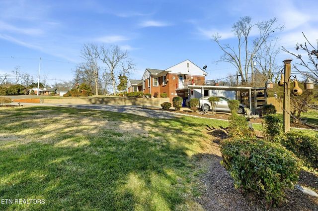 400 Eagle Bend Lane, Clinton, TN 37716