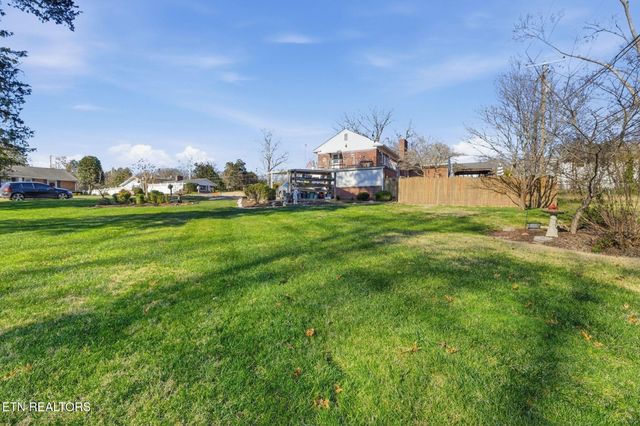 400 Eagle Bend Lane, Clinton, TN 37716