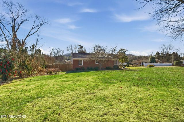 400 Eagle Bend Lane, Clinton, TN 37716