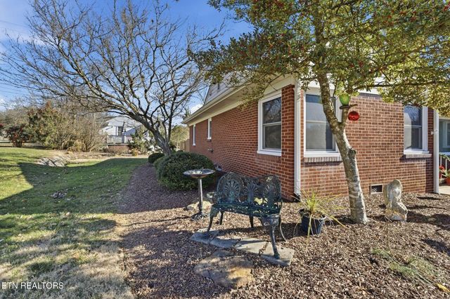 400 Eagle Bend Lane, Clinton, TN 37716