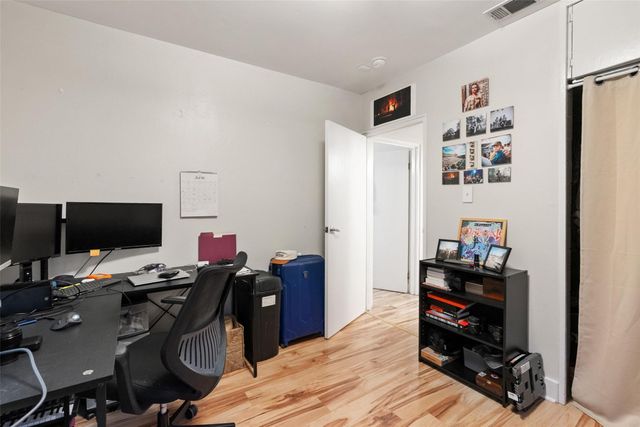 412 W Croslin ST, Austin, TX 78752