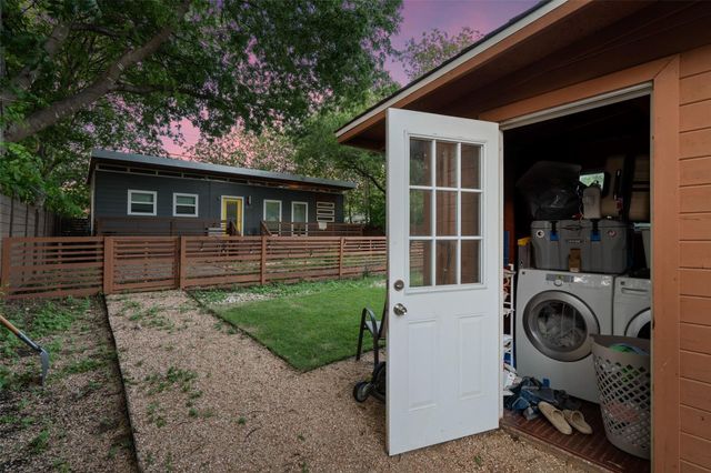 412 W Croslin ST, Austin, TX 78752