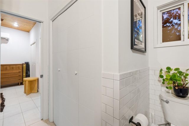 412 W Croslin ST, Austin, TX 78752