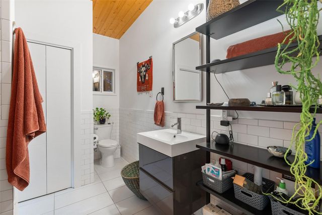 412 W Croslin ST, Austin, TX 78752