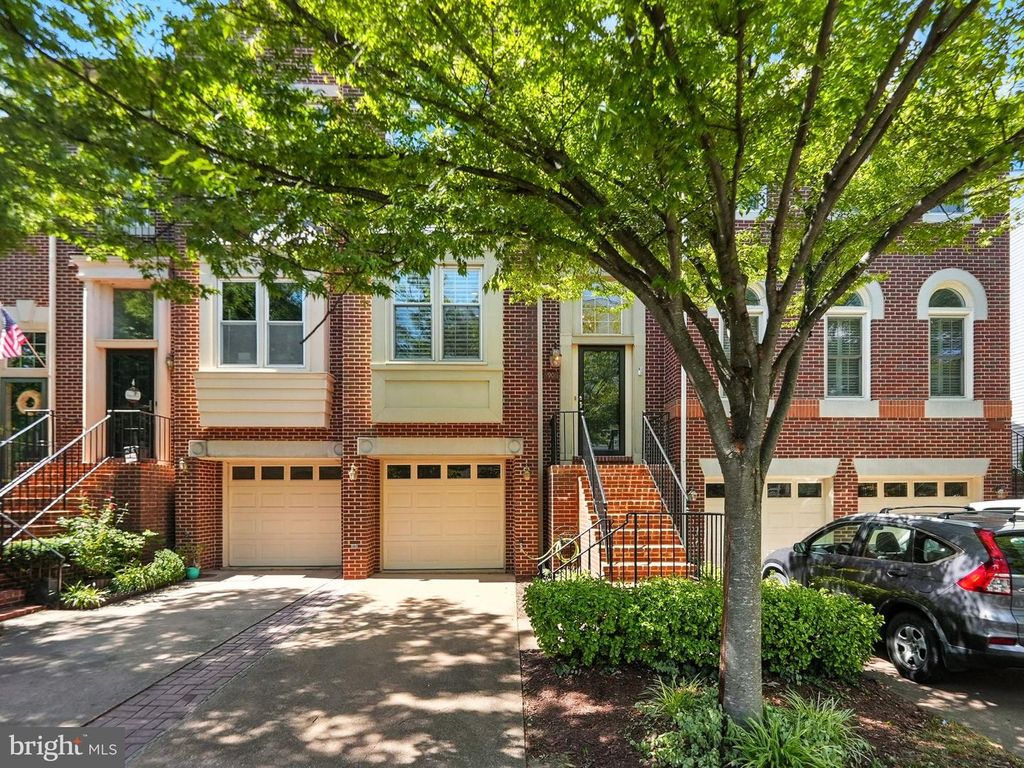 3908 CHARLES AVE, Alexandria, VA 22305