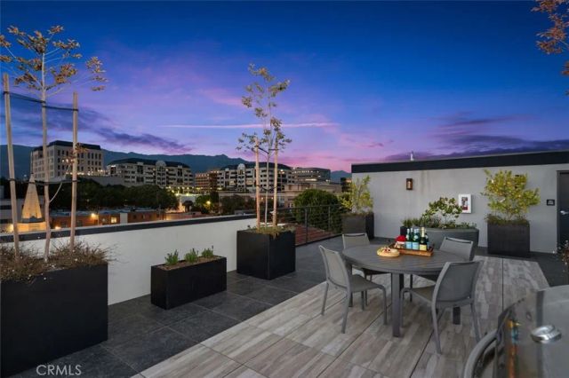 150 S Oak Knoll 103, Pasadena, CA 91101