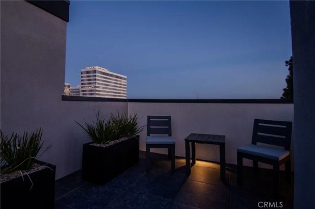 150 S Oak Knoll 103, Pasadena, CA 91101