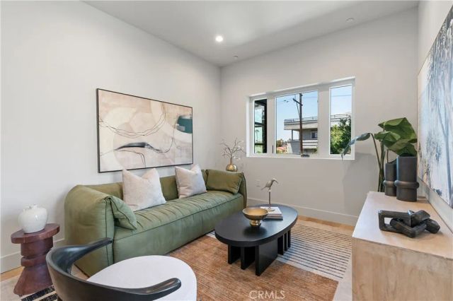 150 S Oak Knoll 103, Pasadena, CA 91101