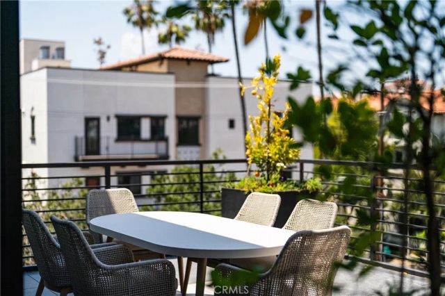 150 S Oak Knoll 103, Pasadena, CA 91101