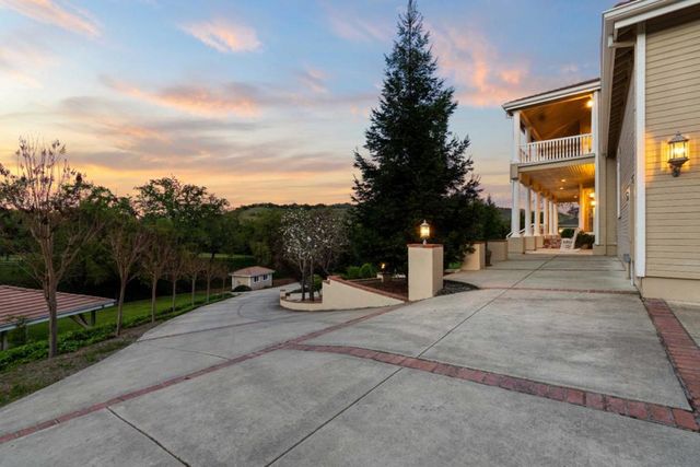 12000 Heritage Way, Gilroy, CA 95020