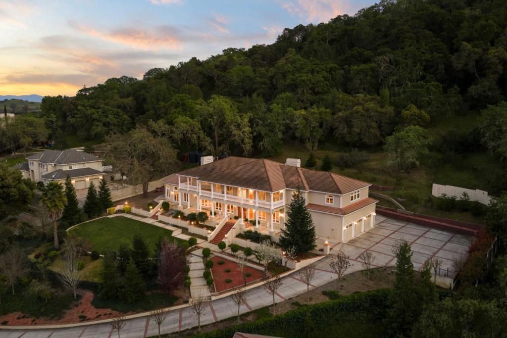 12000 Heritage Way, Gilroy, CA 95020