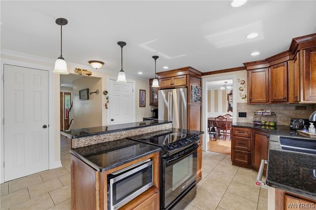 7224 Winbert Drive, Wheatfield, NY 14120