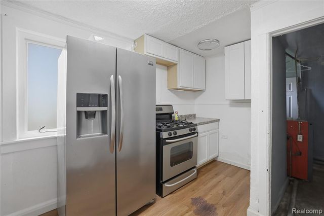 7268 Chalmers Avenue, Warren, MI 48091