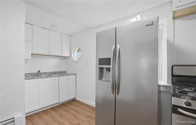 7268 Chalmers Avenue, Warren, MI 48091